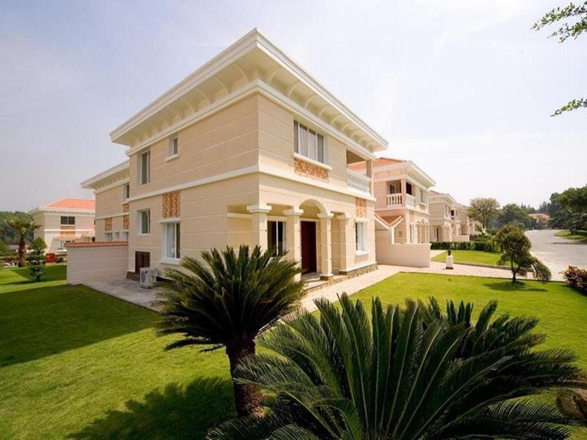 Vietnam Golf - Lake View Villas Ho Chi Minh City Exterior photo